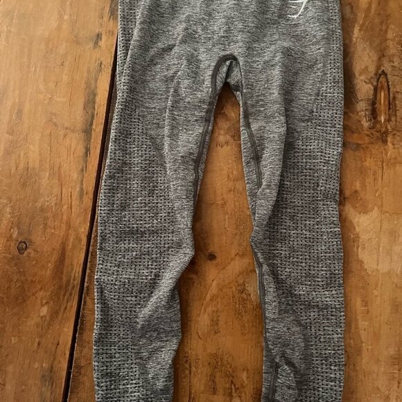 Gymshark gray pant with pocket in the waist band size small ( no tag) - Picture 7 of 8